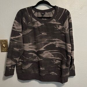 Torrid black and grey sweatshirt size 1
